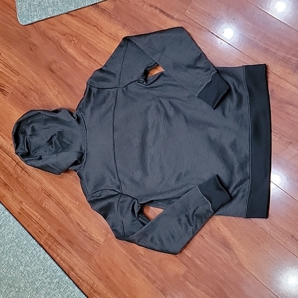 NWT size M Under Armour hoodie - Picture 2 of 10